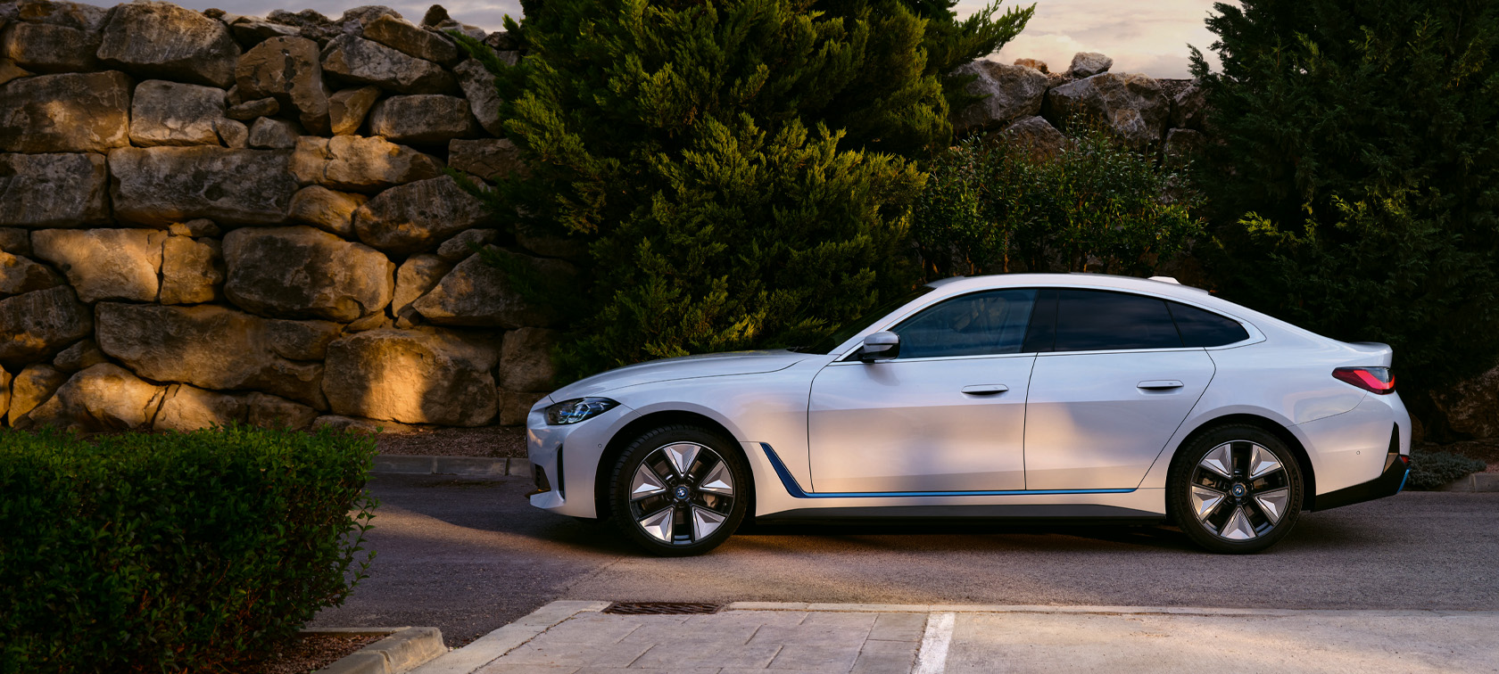 XE ĐIỆN BMW i4 - Công nghệ tương lai